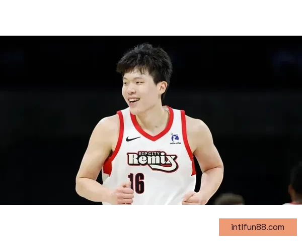 杨瀚森20分7板2助2帽连中7球暴扣未能挽救29分逆转遭淘汰